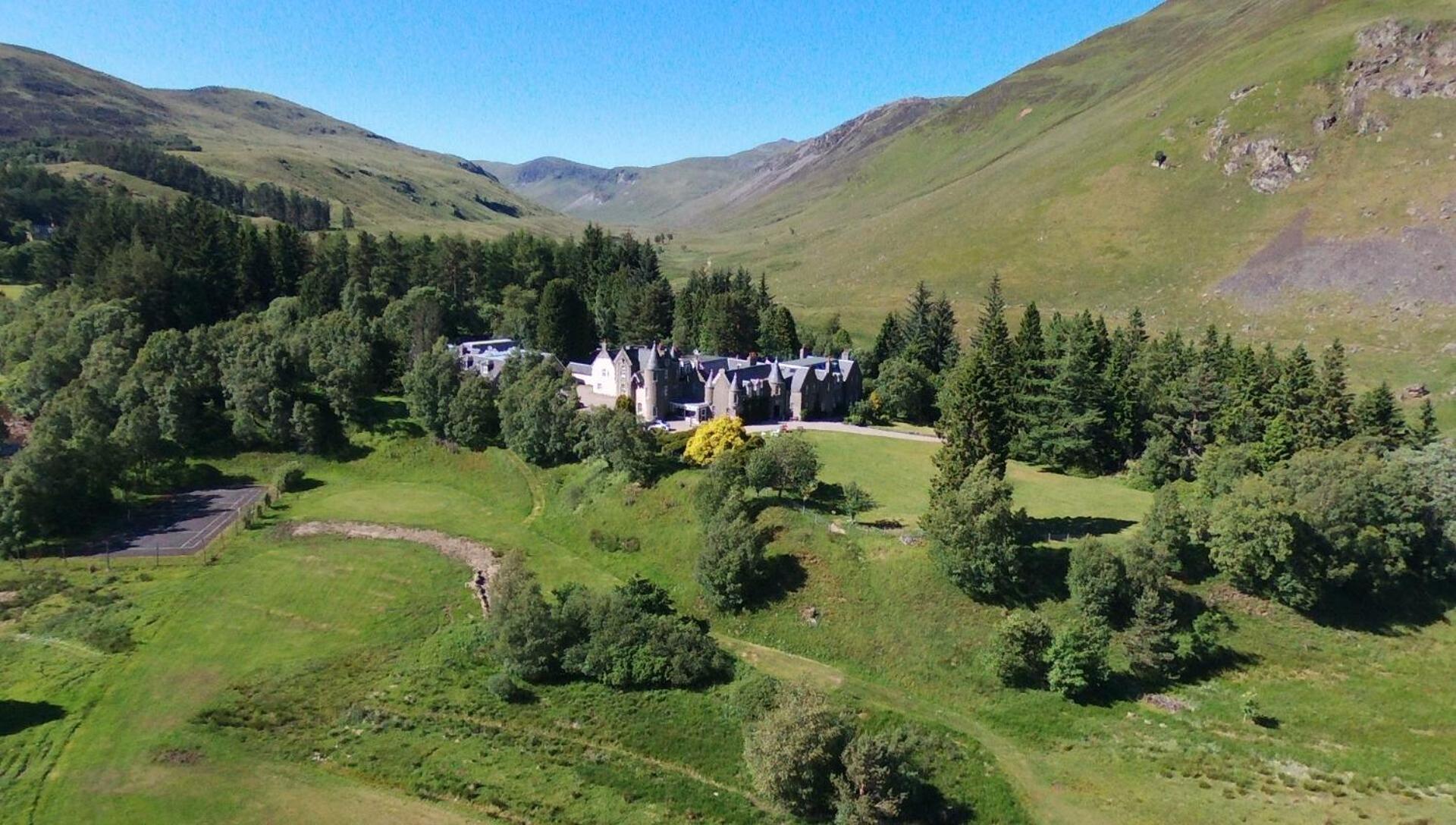 Dalmunzie Castle Hotel Glenshee Eksteriør bilde